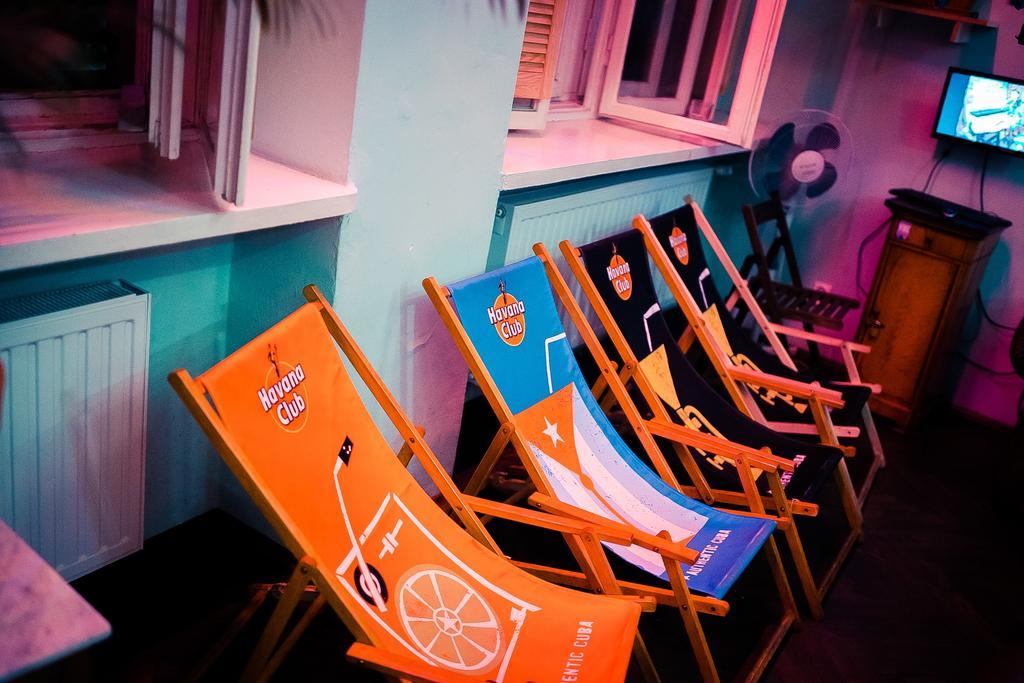 The Little Havana Party Hostel Krakow Ngoại thất bức ảnh