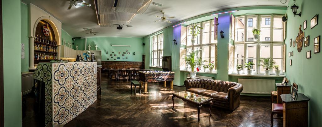 The Little Havana Party Hostel Krakow Ngoại thất bức ảnh